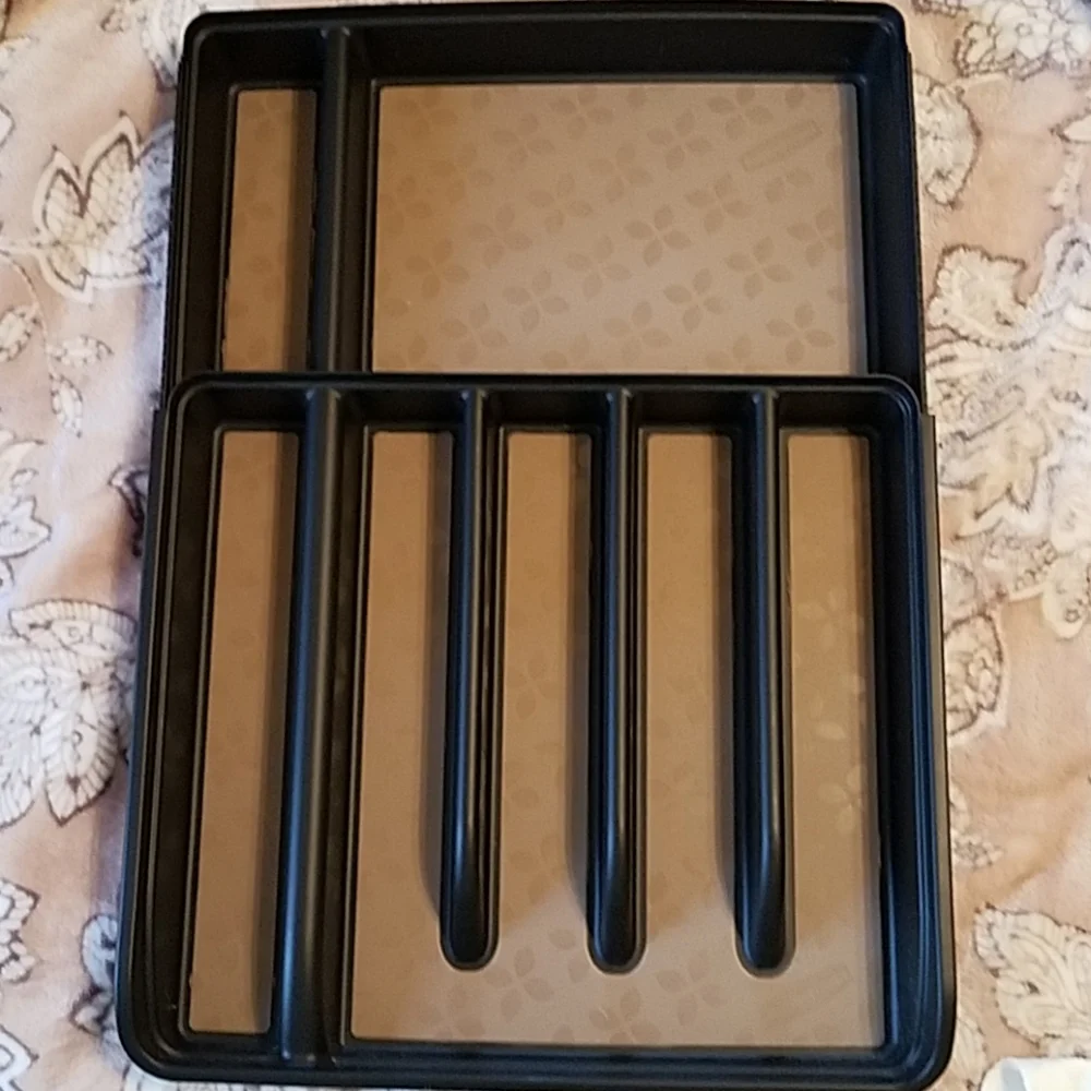 Rubbermaid Black and Tan Cutlery Tray Organizer